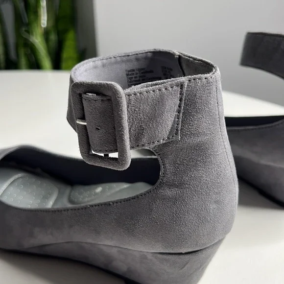 Dexflex Comfort Gray Suede Casual/Work Shoe - Picture 8 of 8